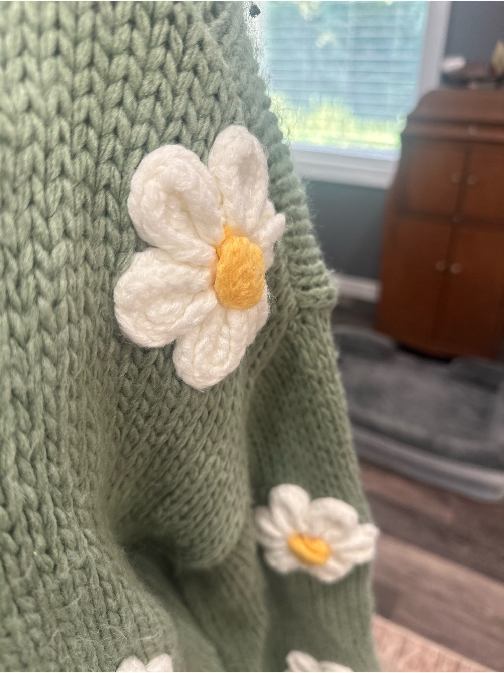 Altar'd State Jennie 3D Flower Cardigan Daisy Floral Boho Chunky NWT XS Fall - Picture 4 of 8